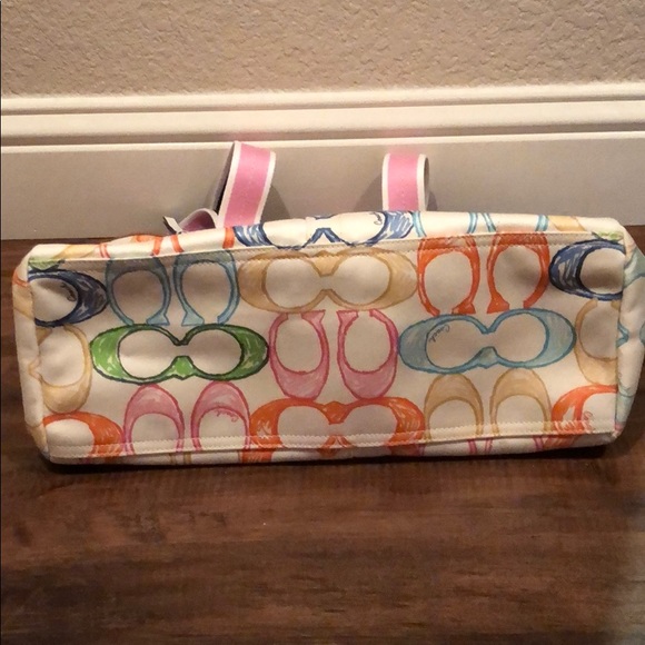 Coach Hamptons Weekend Scribble Tote - Picture 5 of 5